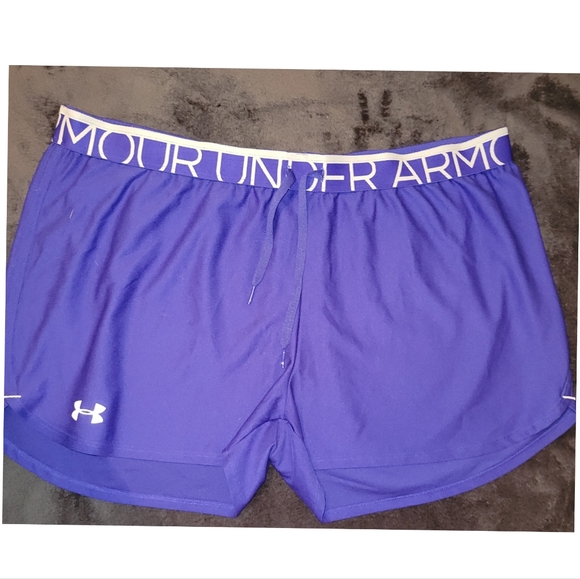 Under Armour Semi-Fitted Heatgear Shorts - Picture 1 of 3
